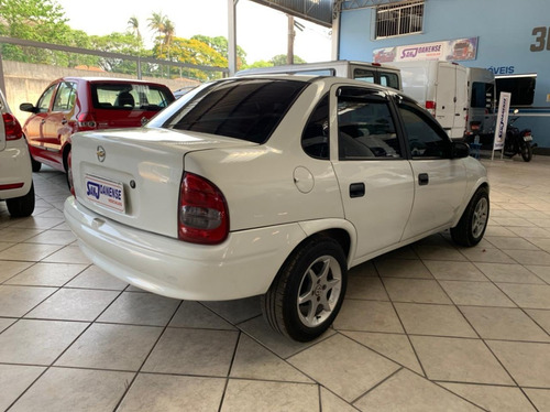 Imagem 5 de 11 de Chevrolet Corsa Classic 1.6 2005