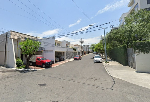Venta De Casa En Lomas Del Valle Dje