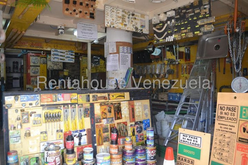 Atención Emprendedores Y Empresarios. Llega Al Mercado Este Excelente Local Comercial, Adaptable A Cualquier Ramo Y Con Una Envidiable Ubicación, Céntrica Y En Una De Las Avenidas Más Conocidas De La