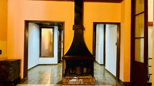 Excelente Oportunidad!! Casa De Tres Dormitorios Más Local En Cordón
