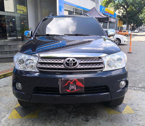 Toyota Fortuner 2010