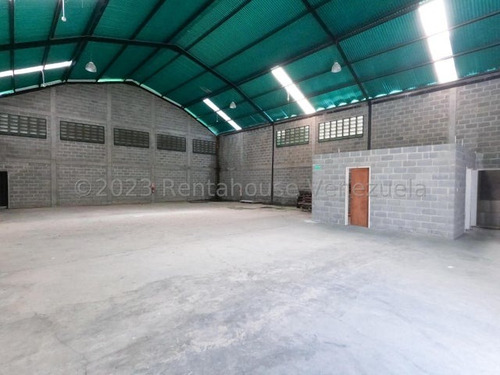 Galpones En Venta Cabudare, Gisselle Lobo Vende 02 Galpones De 485m2 Posee Sala Comedor Cocina Y Terraza Planta Electrica Luz Trifasica Cava Cuarto 2 4 4 6 5 2