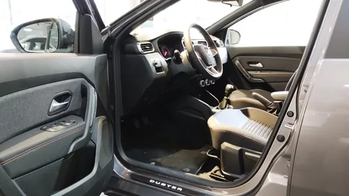 Renault Duster Iconic 1.3T 4x4 Mt