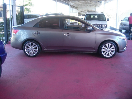 Imagem 8 de 15 de Kia Cerato