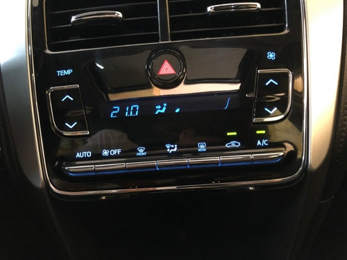 Imagem 8 de 15 de Yaris Sedan Xls 1.5 Aut. Cvt Cinza Completo Impecável