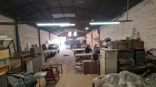 Imagen 5 de 8 de Galpón En Venta Más 2 Departamentos - Con Escritura