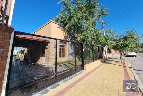 Casa 3 Dormitorios En Barrio Calvario, Tandil