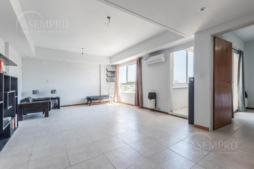 Semipiso - Tranquilidad - Mucha Luz Y Gran Vista Desde El 6to Piso!