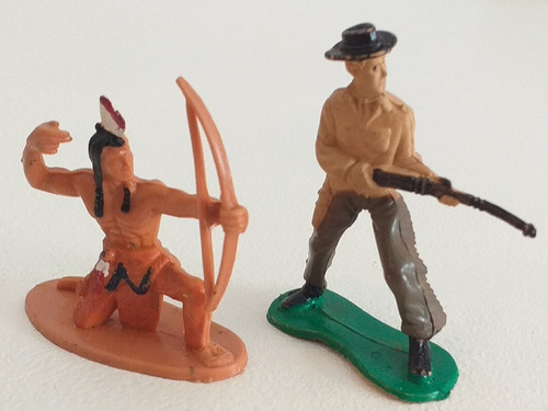 Imagen 3 de 7 de Set X 2 Figuras Oeste Indio Cowboy Soldadito Plastico Retro