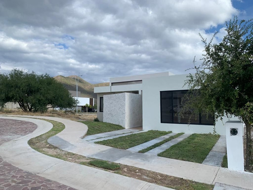 En Venta Casa De Una Planta En Cañadas Del Arroyo, Cero Tope