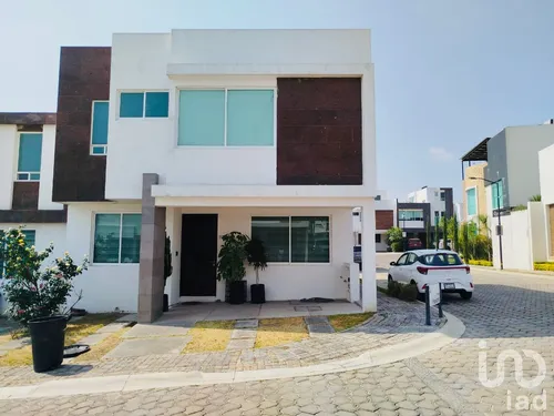 Venta Casa 3 Ambientes Lomas De Angelópolis