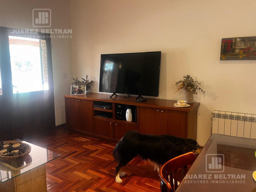 Venta - Casa De 3 Dormitorios Con Cochera Y Pileta - Guayaquil 1010 - Villa Allende