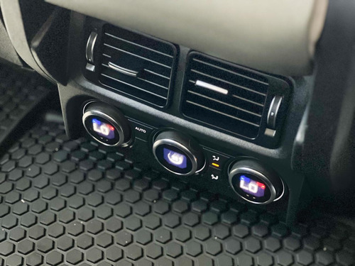 Land Rover Defender P400 2021