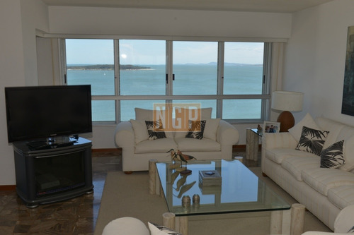 Divino Impecable Con Servicios- Ref: 1382