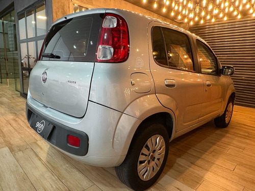 Fiat Uno Uno Vivace 1.0 8V (Flex) 4p