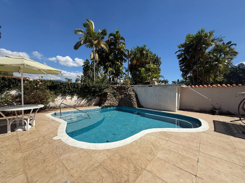 En Venta Casa En Guaparo Calle Cerrada En Valencia