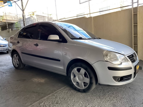 Imagem 1 de 12 de Volkswagen Polo Sedan 1.6 Mi Comfortline 8v Flex 4p Manual