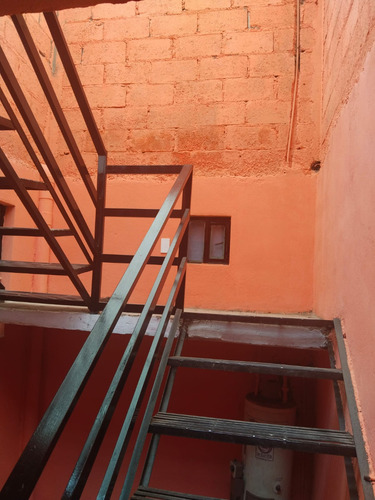 Edificio En Venta Con 8 Unidades Rentables Se Puede Vender Con Inquilinos