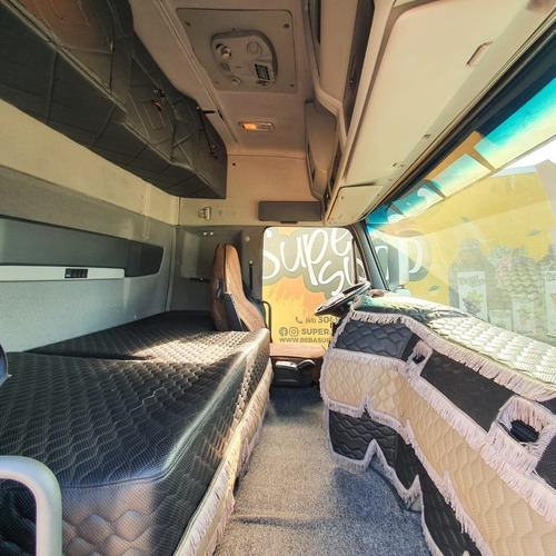 Imagem 23 de 25 de Caminhão Volvo Fh 460 6x4 2014 Globetrother Baixo Km Fh460