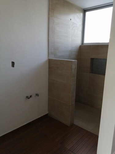 Preciosa Casa En El Refugio, Jardín, 3 Recamaras, Estudio O 4ta Habitación, Lujo