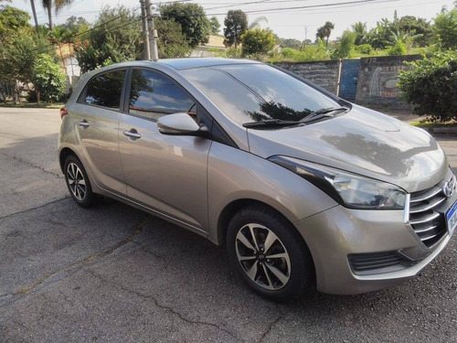 Imagem 4 de 8 de Hyundai Hb20 1.6 Comfort Plus 16v Flex 4p Automático