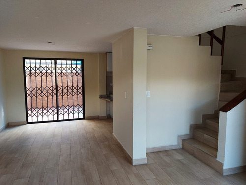 Imagen 3 de 9 de Oportunidad, Casa 2 Pisos, Comjunto Rivera 1 En Sangolqui