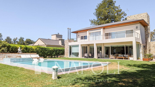Imagen 1 de 14 de Casa En Venta En Saint Thomas Este, Canning