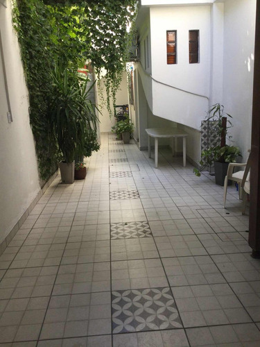 Casa En Venta - 4 Dormitorios 2 Baños - Cochera - 310mts2 - Villa Sarmiento, Morón