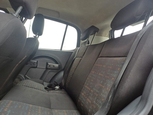 Fiat Uno Uno Vivace 1.0 8V (Flex) 4p