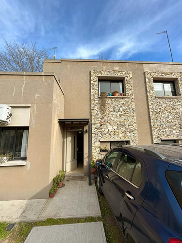 Ph 3 Amb. En Barrio Manzanares Chico - Pilar