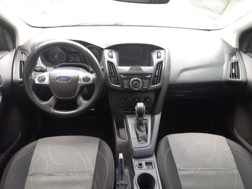 Imagem 8 de 9 de Ford Focus 2.0 S Sedan 16v Flex 4p Powershift