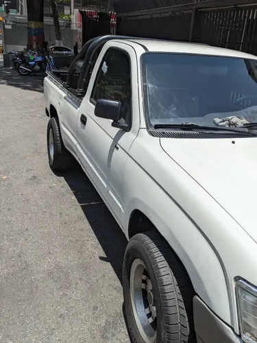 Hilux 3 Puestos Para Trabajo