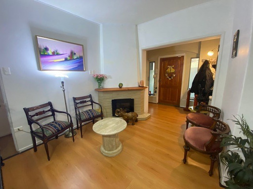 Casa En Venta De 4 Dorm. En Ñuñoa