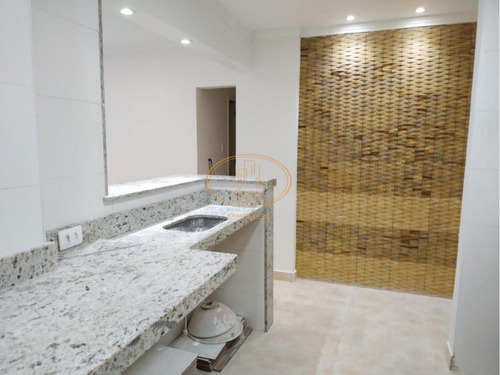 Apartamento Com 1 Dormitório(s) Localizado(a) No Bairro José Menino Em Santos / Santos - 6599