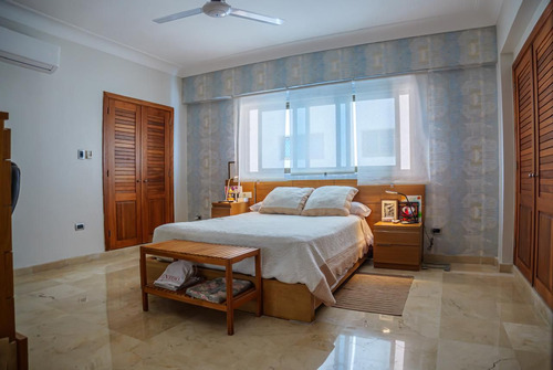 Vendo Apartamento En 8vo Piso En Ensanche Naco Con 3 Habs