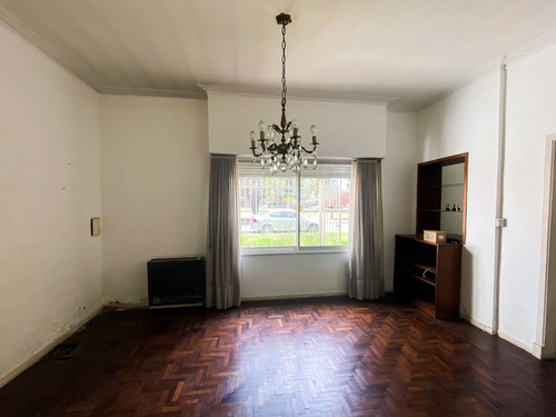 Venta De Casa 4 Dormitorios, La Plata