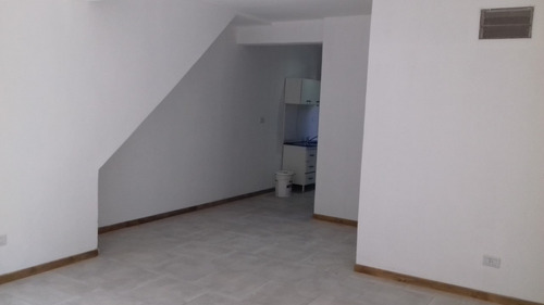 Venta En Block. Local A Estrenar + 10 Deptos De 2 Y 3 Amb + 4 Cocheras. Ideal Inversor.