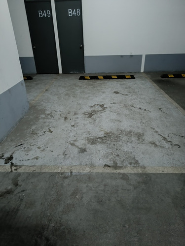 Cómodo Estacionamiento Con Bodega A Pasos De Plaza Egaña