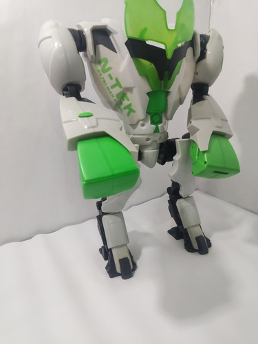 Muñeco De Robot Grande Ntek Max Steel Colorido Y Llamativo (Usado)