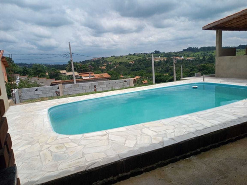 297 M², Chácara Com 03 Dormitórios, Churrasqueira E Piscina!