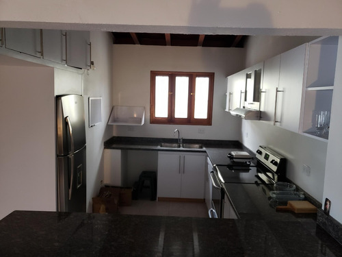 Los Naranjos Del Cafetal Hermosa Vista Calle Privada Vigilancia Tanque 10.000lts Renovada 2 Cocinas 4h/5b/4 Puestos Súper Oportunidad!! Hermosa Vista Oportunidad