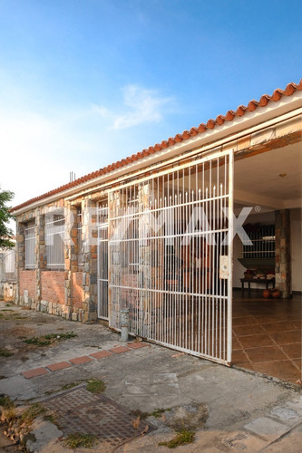 Imagen 15 de 28 de Casa En Venta Parque Valencia, Calle Cerrada Anggi Zerpa 04144122129