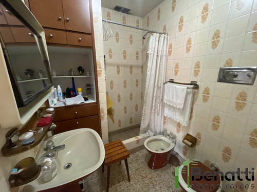 Casa En Lote Propio En Venta. Ciudadela. Excelente Ubicación
