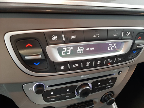 Imagem 10 de 14 de Renault Fluence 2.0 Privilége 16v Flex 4p Automático