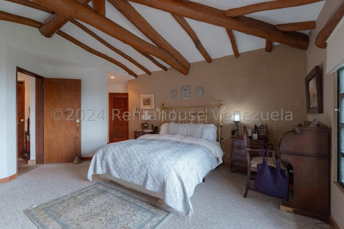 Casa En Venta 730 Mtrs2 ,con Vista. Calle Cerrada! La Lagunita Country Club Mls #24-25099 Francis Zeppieri