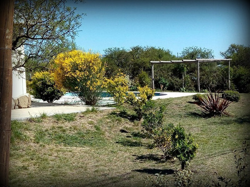 Imagen 1 de 12 de Venta De Vivienda En Los Reartes - Viv0231