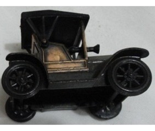 Apontador De Ferro Em Formato De Automóvel Antigo - A57 (Usado)