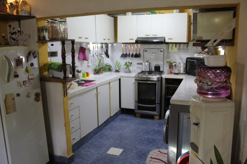 Imagen 5 de 19 de Casa Multifamiliar Sobre Importante Lote De 8.66 X 37m, 5 Ambientes Con Garage Y Fondo Libre De 17m