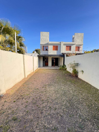 Alquiler Duplex De 2 Dormitorios Escritorio Con Garage Y Patio Zona - Orfeo Superdomo - Veni A Conocerlo!!!