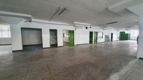 Imagen 11 de 22 de Deposito Oficina Planta Industrial En Alquiler Boleita Norte
